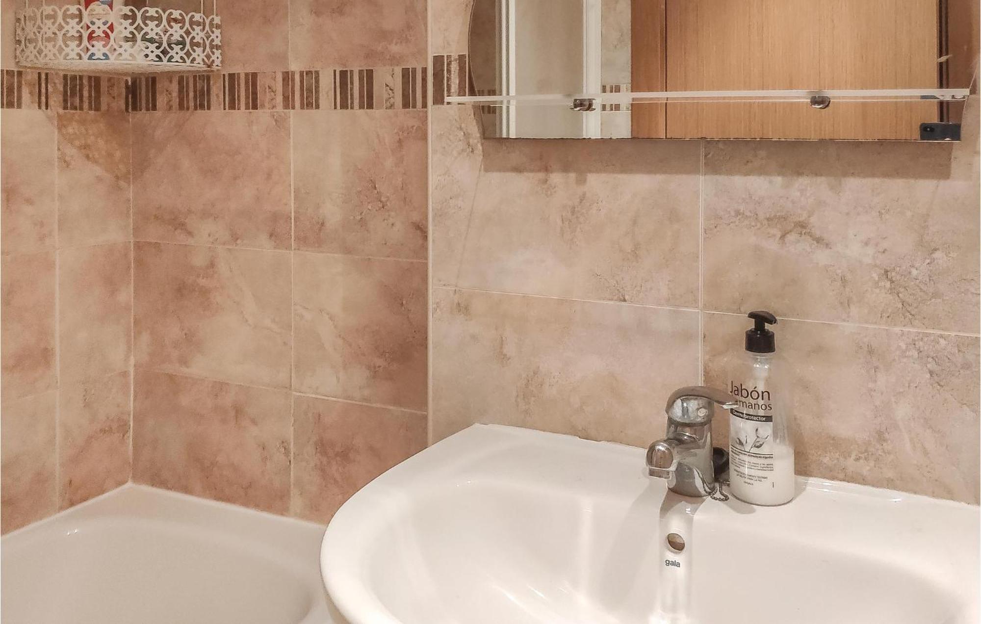 Amazing Apartment In Oropesa Del Mar With Kitchen Екстер'єр фото